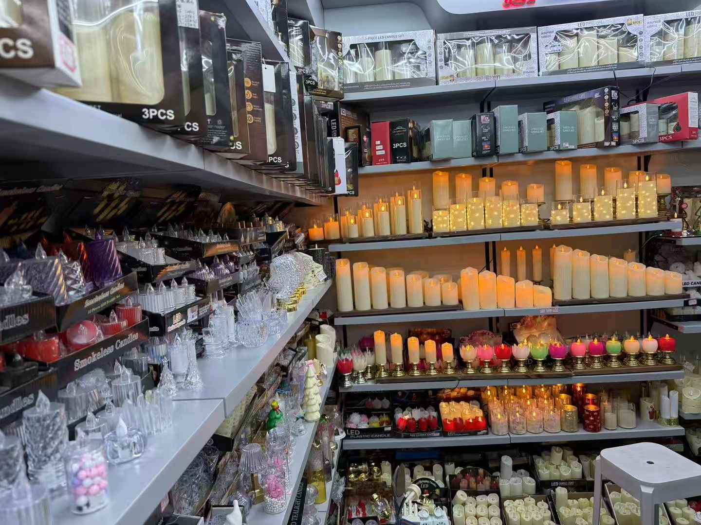 LED candle models, finishes and retail pack references.